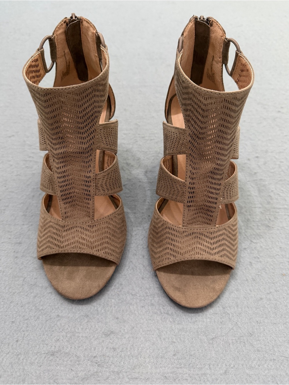 Women’s Torrid Taupe Cutout Block Heel Sandals Wide Width Size 8W